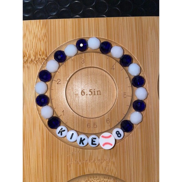 Dodgers Kiké Hernández Bracelet - Picture 1 of 2